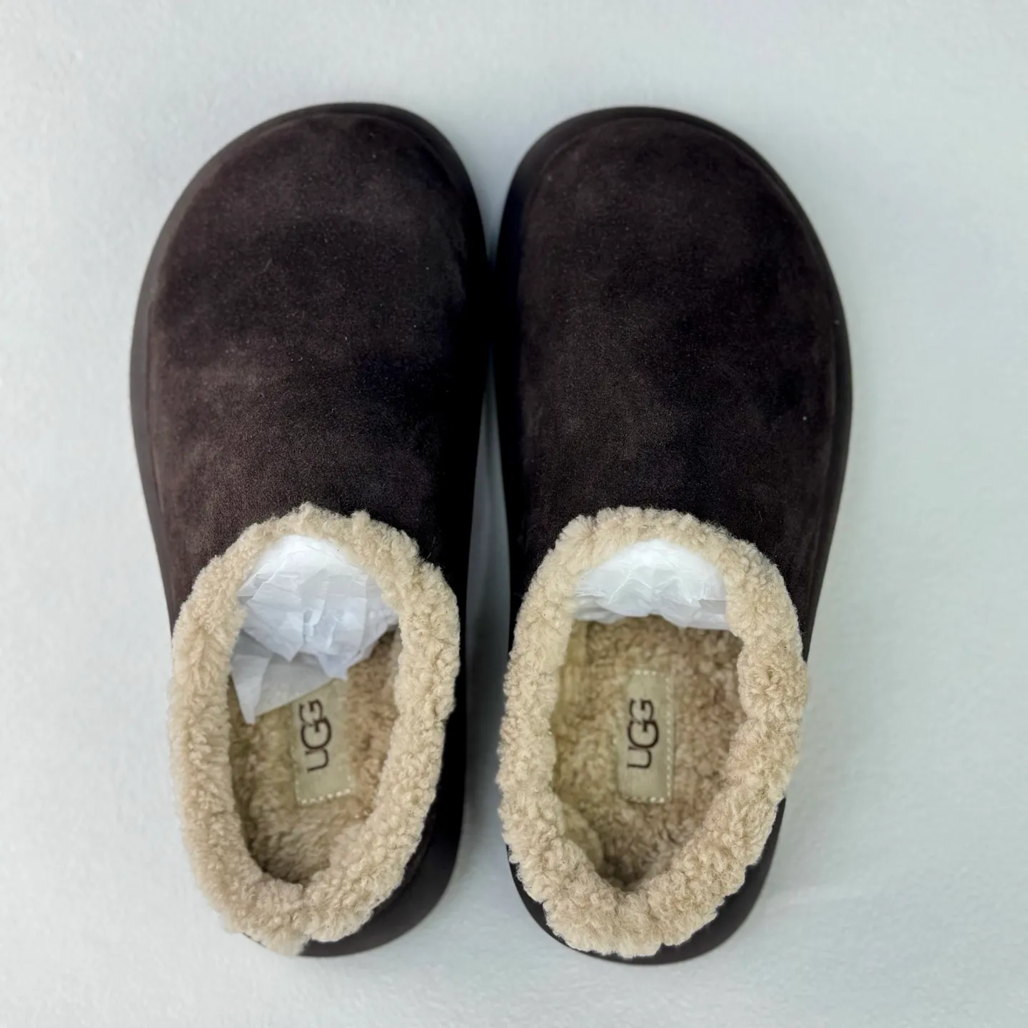 Wanding‼ ️Thick-soled Little Potato 💰480 Xiaohongshu’s popular UGG Little Potato UGG Muller Slippers #All shoes are made of ZP same factory Longfeng A-grade Australian imported sheepskin brand OEM production line fully follows the ZP process flow OEM original pattern maker Adheres to the principle of no original shoes and no development selection Pay attention to every detail The most authentic version on the market Size: 35 36 37 38 39 40